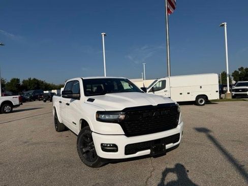 Used 2025 RAM 1500 Big Horn AWD/4WD image 2