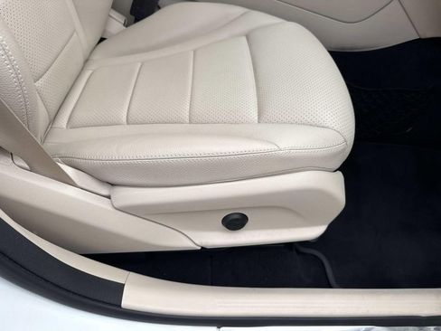 Used 2020 Mercedes-Benz GLC 300 image 11