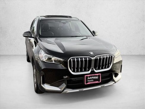 Used 2025 BMW X1 xDrive28i AWD/4WD image 3