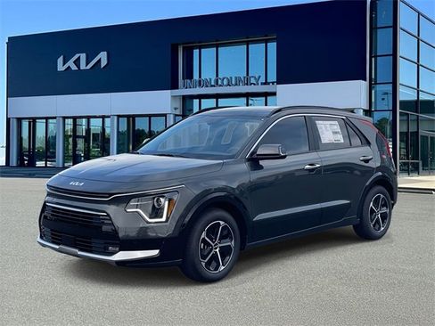 New 2025 Kia Niro SX image 3