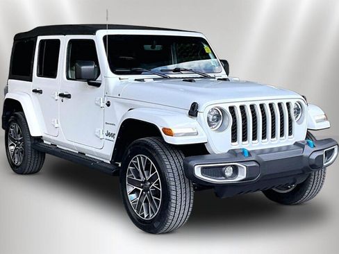 Used 2023 Jeep Wrangler Unlimited Sahara w/ Cold Weather Group AWD/4WD image 1
