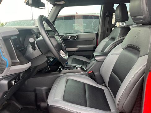 Used 2023 Ford Bronco Black Diamond AWD/4WD image 9