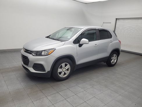 Used 2020 Chevrolet Trax LS w/ Tint and Cruise Package FWD image 2