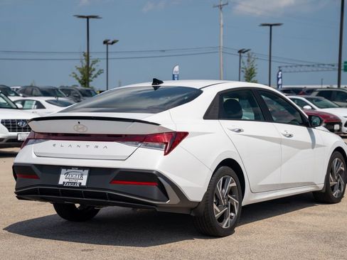 New 2025 Hyundai Elantra Sport image 7