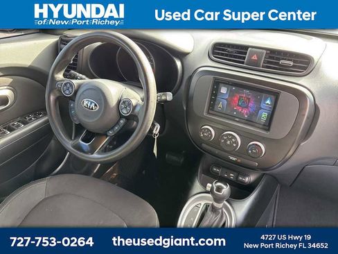 Used 2018 Kia Soul Base image 6