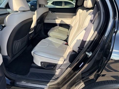 Used 2024 Hyundai Palisade Calligraphy FWD image 6
