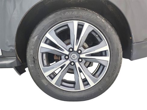 Used 2017 Nissan Pathfinder Platinum image 43