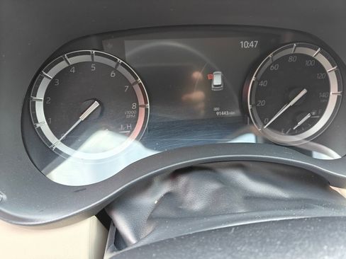 Used 2020 Toyota Highlander XLE FWD image 8