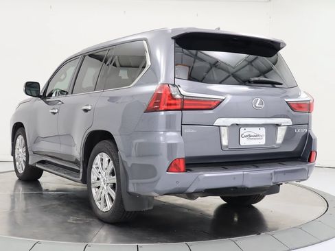 Used 2017 Lexus LX 570 4WD w/ Luxury Package image 3