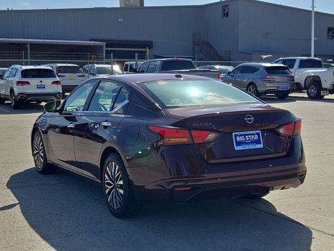 Used 2025 Nissan Altima 2.5 SV FWD image 6