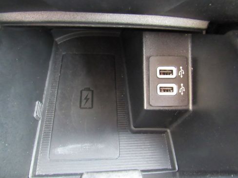 Used 2019 Ford Edge Titanium w/ Equipment Group 301A image 21