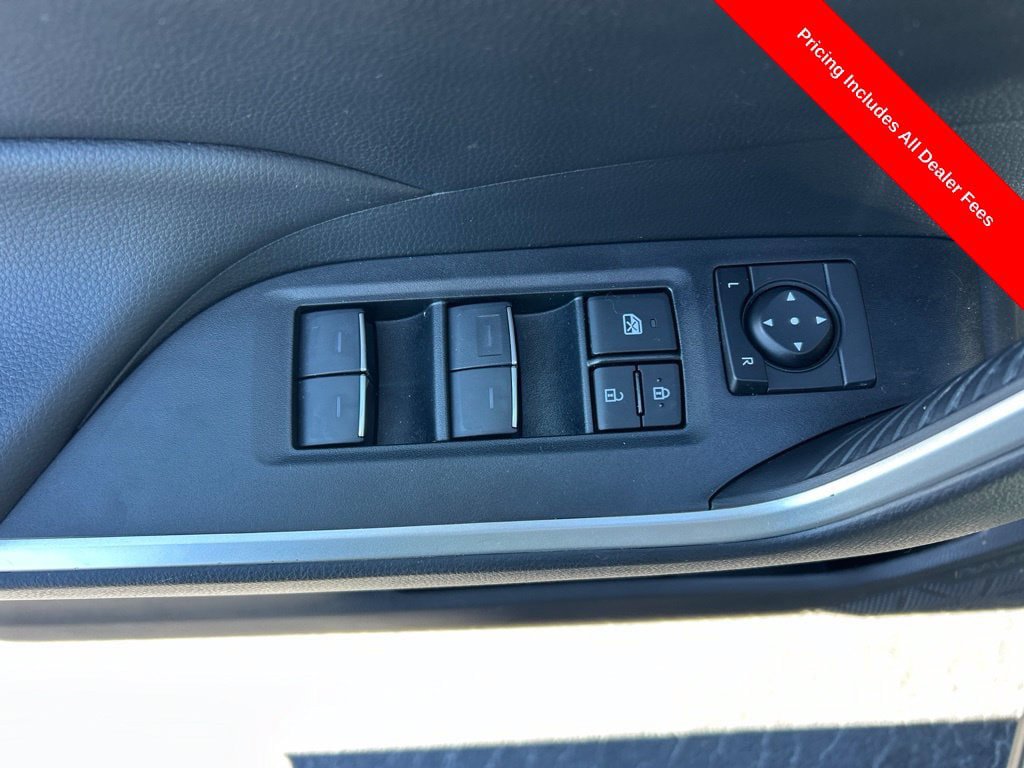 Used 2023 Toyota RAV4 XLE w/ Convenience Package FWD image 5