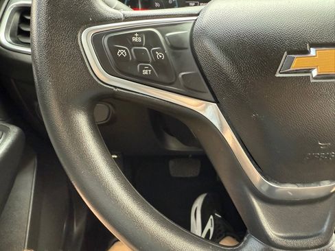 Used 2018 Chevrolet Equinox LS image 26