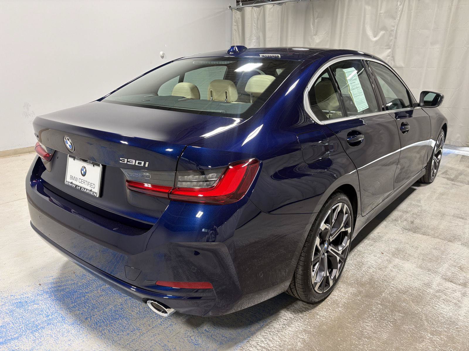 Used 2026 BMW 330i xDrive Sedan w/ Premium Package AWD/4WD image 5