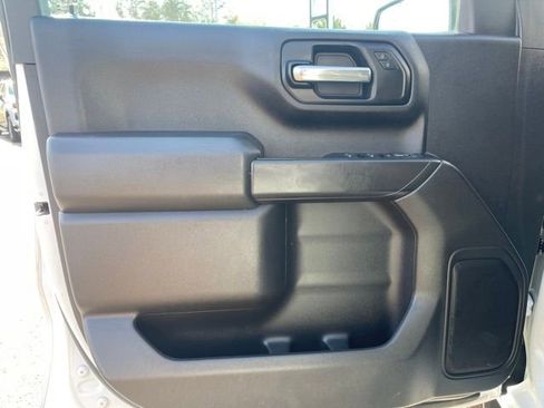 Used 2020 Chevrolet Silverado 1500 Custom w/ Custom Value Package image 14