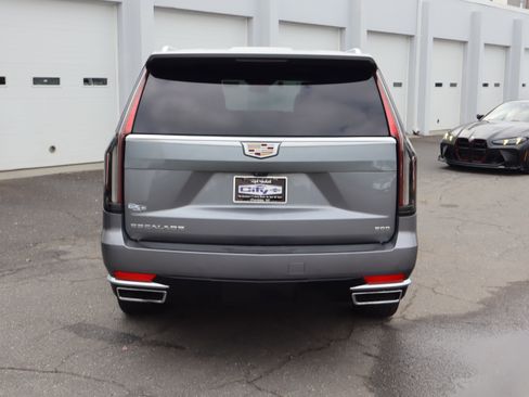 Used 2021 Cadillac Escalade ESV Premium Luxury image 9