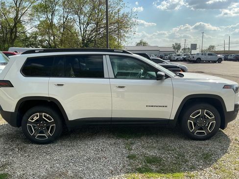 New 2026 Jeep Cherokee Laredo AWD/4WD image 4