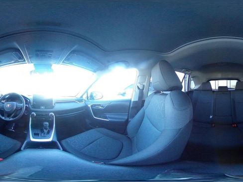 Used 2025 Toyota RAV4 XLE image 42