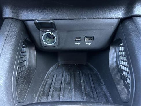 Used 2025 Chevrolet TrailBlazer RS w/ Driver Confidence Package image 21