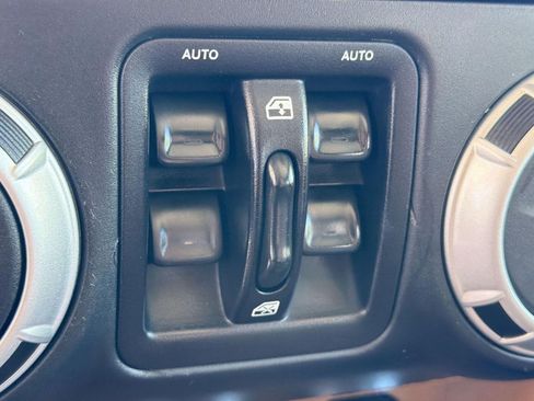 Used 2013 Jeep Wrangler Unlimited Sahara w/ Connectivity Group AWD/4WD image 30