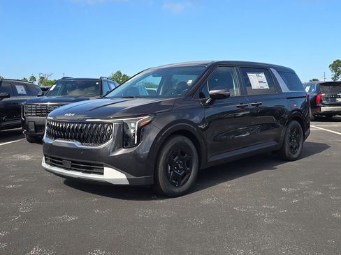 New 2026 Kia Carnival FWD image 4