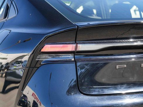 Used 2026 Toyota Prius Plug-In Hybrid FWD image 9