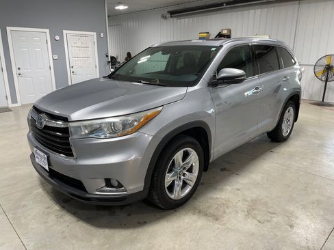 Used 2016 Toyota Highlander Limited Platinum image 3