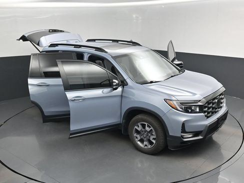 Used 2023 Honda Passport TrailSport image 19