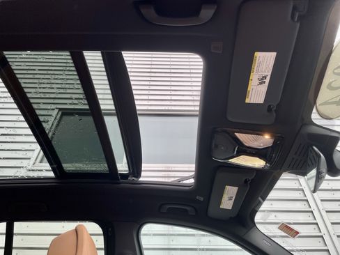 Used 2024 BMW X5 xDrive40i w/ Premium Package image 17