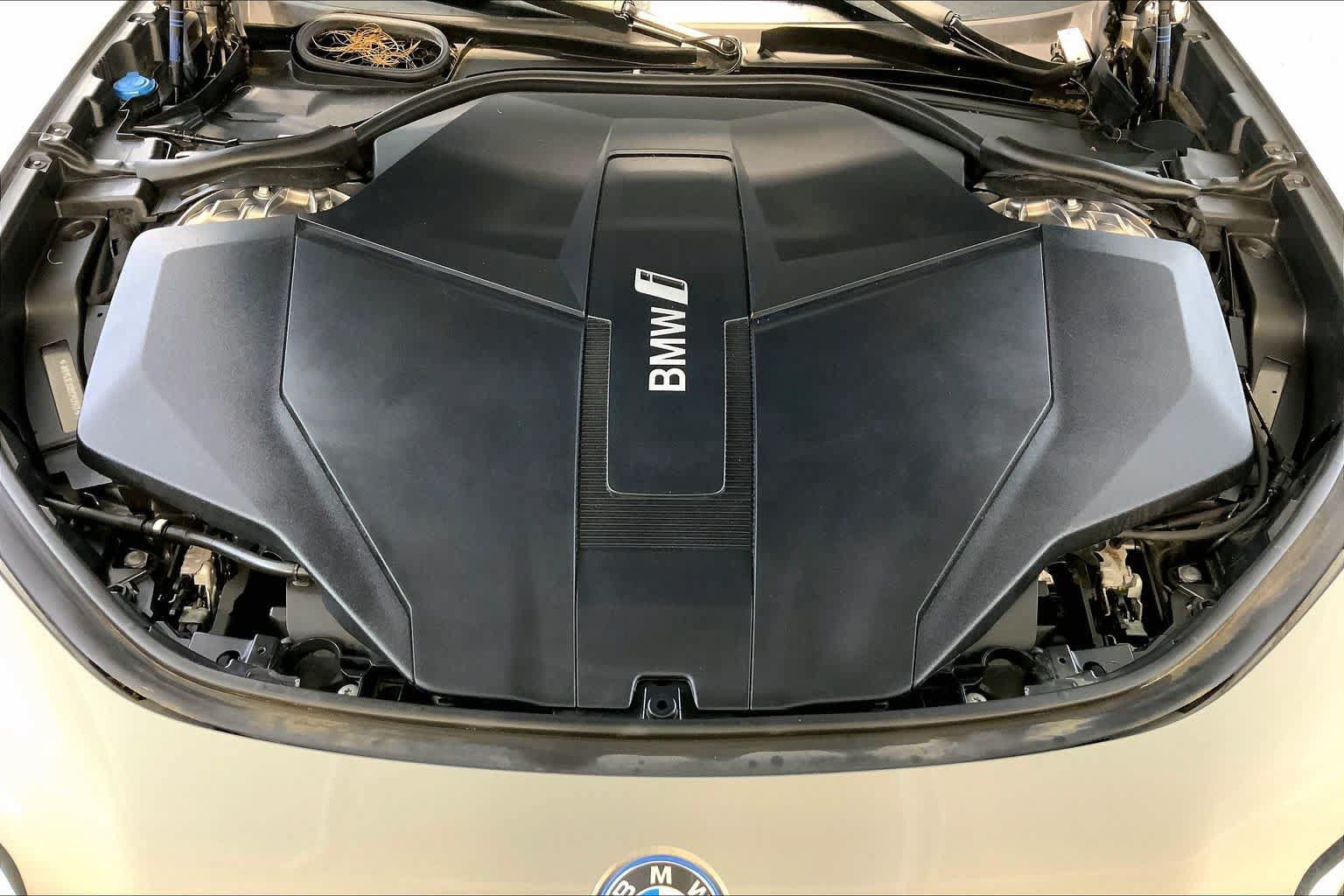 Used 2024 BMW i7 xDrive60 AWD/4WD image 30