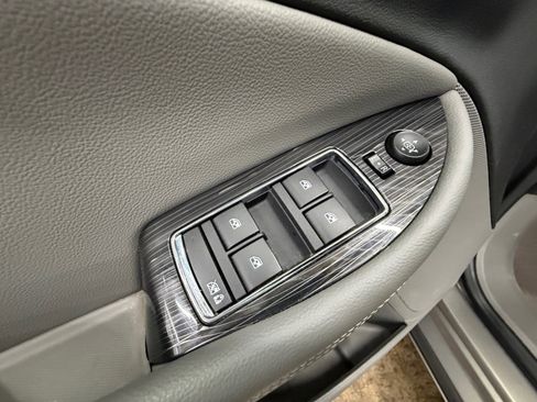 Used 2018 Chevrolet Impala LT image 23