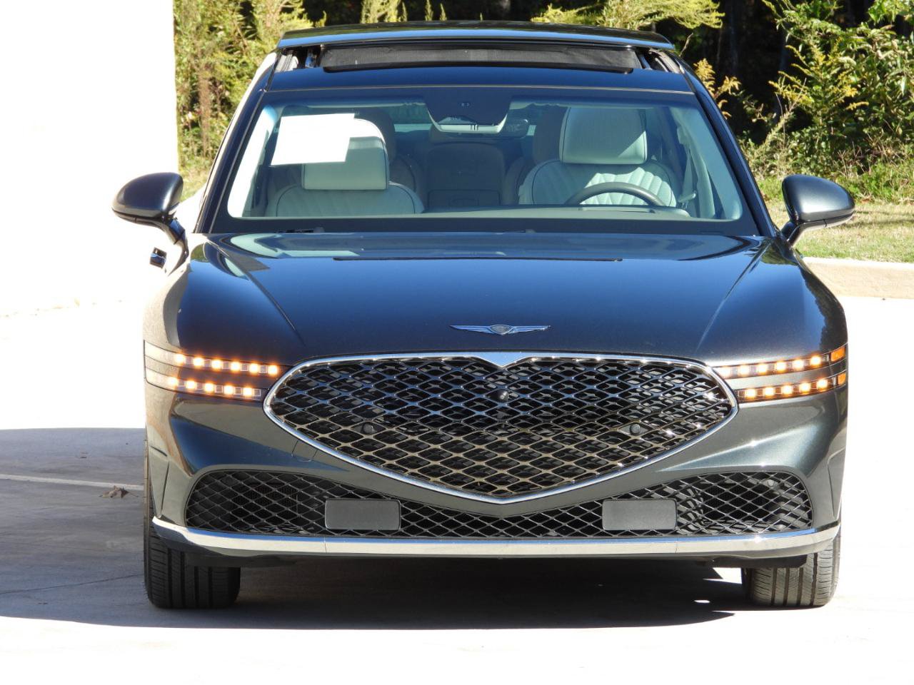 Used 2023 Genesis G90 3.5T AWD/4WD image 39
