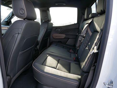 New 2026 GMC Canyon Denali AWD/4WD image 9