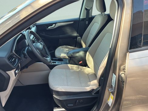 Used 2021 Ford Escape SE FWD image 19