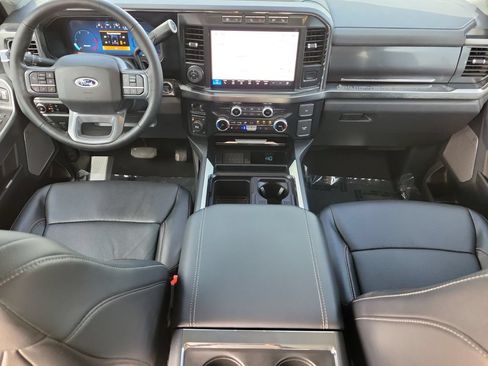 Used 2023 Ford F250 Lariat w/ Lariat Ultimate Package AWD/4WD image 9