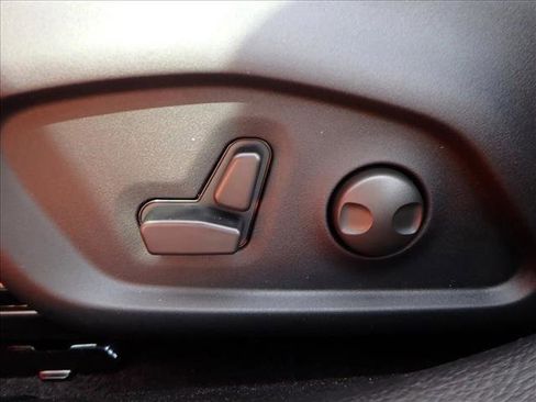 New 2026 Jeep Compass Latitude w/ Sun and Sound Group image 13