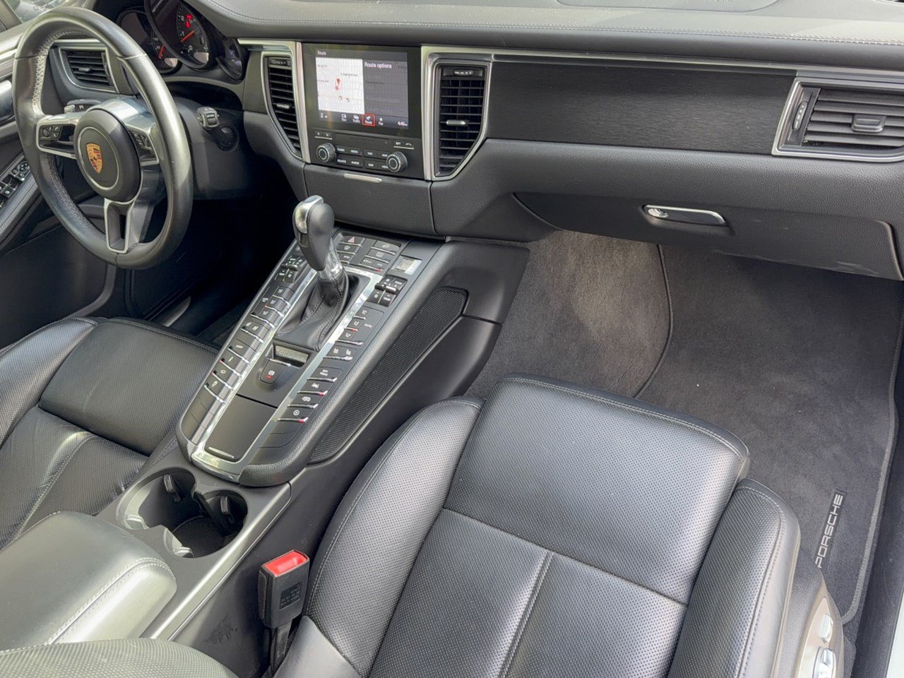 Used 2018 Porsche Macan GTS AWD/4WD image 31