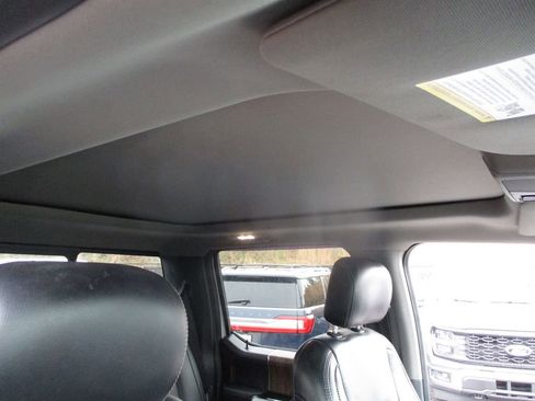 Used 2019 Ford F150 Lariat w/ Equipment Group 502A Luxury image 9