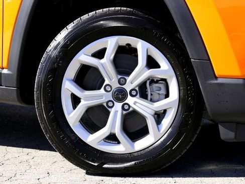 New 2026 Jeep Compass Latitude image 2