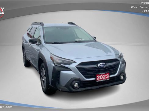 Used 2023 Subaru Outback Premium image 3