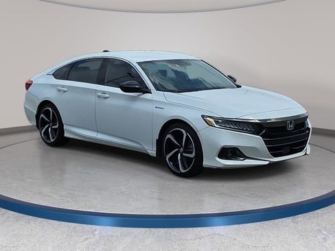Used 2022 Honda Accord Sport image 3