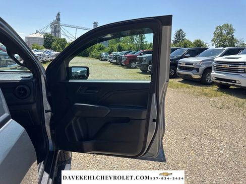 Used 2025 Chevrolet Colorado W/T AWD/4WD image 30