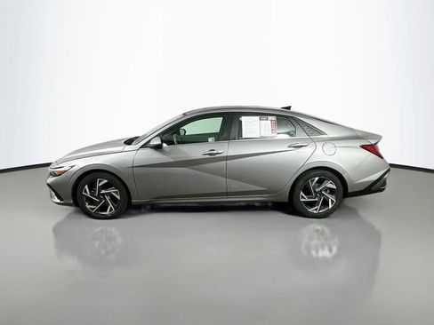 Used 2025 Hyundai Elantra SEL FWD image 5