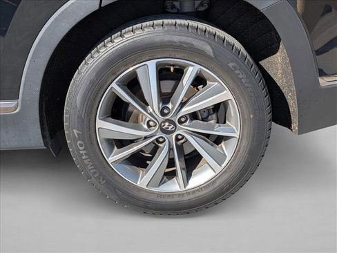 Used 2019 Hyundai Santa Fe Limited image 17