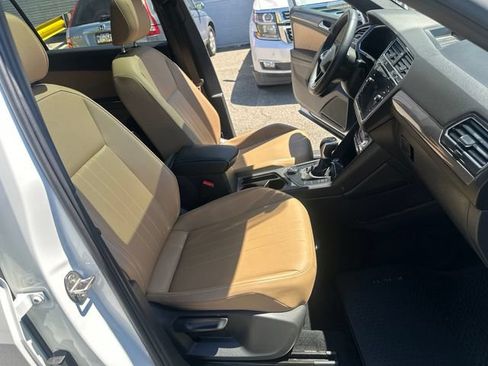 Used 2023 Volkswagen Tiguan SE w/ Panoramic Sunroof Package AWD/4WD image 36
