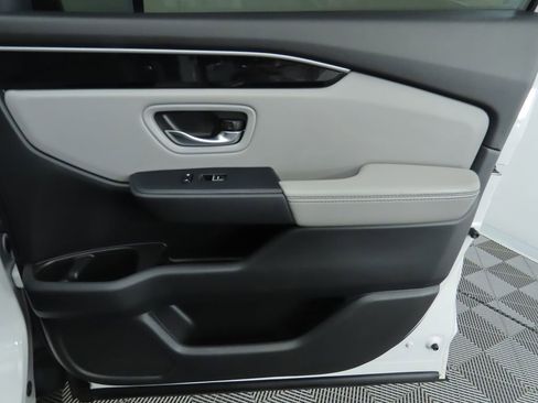 Used 2023 Honda Pilot Touring image 26