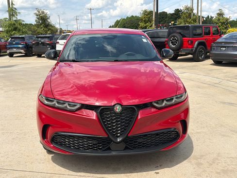 Used 2025 Alfa Romeo Tonale w/ Premium Package AWD/4WD image 3