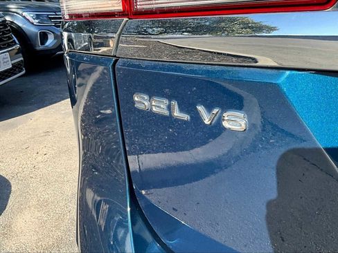 Used 2022 Volkswagen Atlas SEL image 9