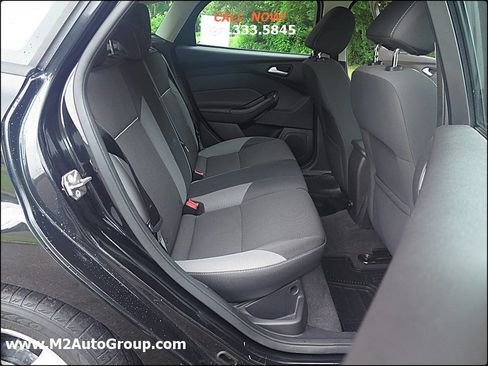 Used 2013 Ford Focus SE image 16