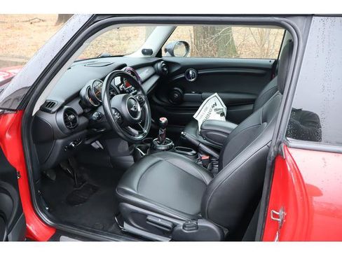 Used 2015 MINI Cooper 2-Door Hardtop image 8